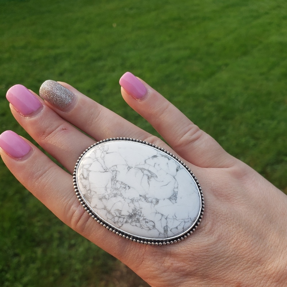 Howlite Stone and Sterling Silver Ring Size 9